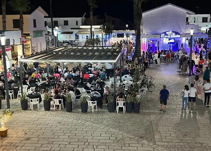 Anna לינה וארוחת בוקר 3*